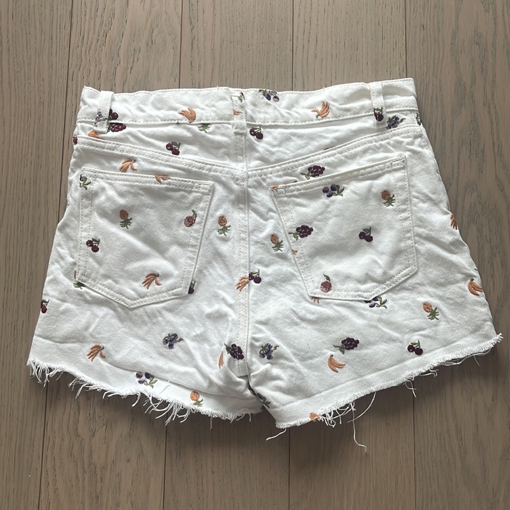 Reformation Fruit Loops Charlie High Rise Shorts Size… Gem